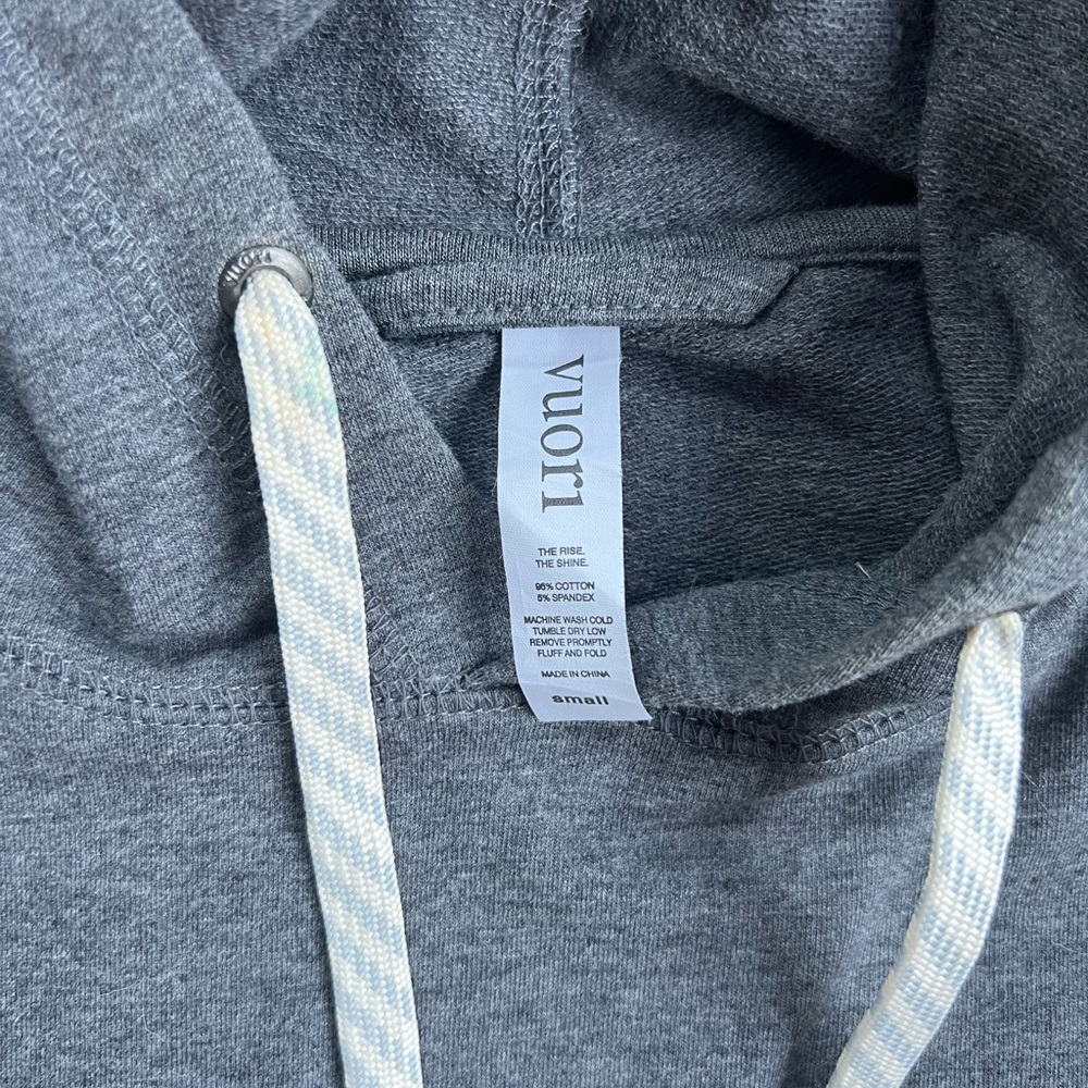 Sleeveless hoodie